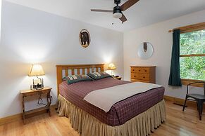 Among the Clouds by Avantstay Views + Hot Tub