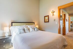 Coastal Chic Beach Condo by Avantstay Balcony