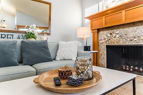 Coastal Chic Beach Condo by Avantstay Balcony