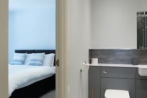 Field View 5-bed House - Free Parking