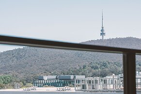 Patio Mt view near CBR centre and ANU