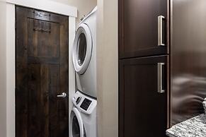 The Yellowstone Hideaway Unit C