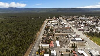 The Yellowstone Hideaway Unit C