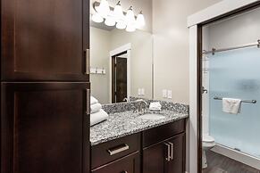 The Yellowstone Hideaway Unit C