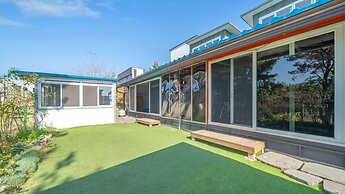 Gyepngju Camino Pool Villa