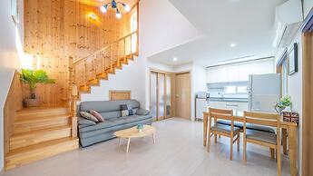 Gyepngju Camino Pool Villa