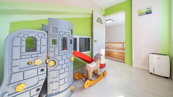 Gyepngju Camino Pool Villa