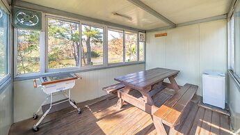 Gyepngju Camino Pool Villa