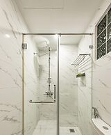 HoLo Central Hanoi - Serviced HomeStay
