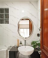 HoLo Central Hanoi - Serviced HomeStay