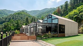 Gapyeong Dalmeong Pool Villa Glamping