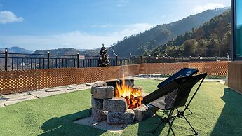 Gapyeong Manwol Aegyeon Pool Glamping