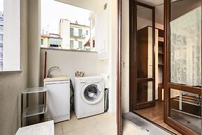 Berni in Florence With 1 Bedrooms and 1 Bathrooms