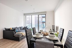 Impeccable 2-bed Apartment in Wembley