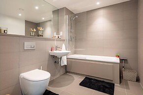 Impeccable 2-bed Apartment in Wembley