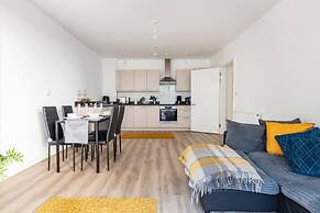 Impeccable 2-bed Apartment in Wembley