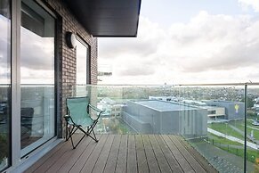 Impeccable 2-bed Apartment in Wembley