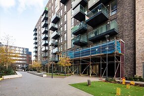 Impeccable 2-bed Apartment in Wembley