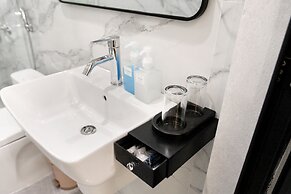 Chemi Noi Bai Airport Hotel