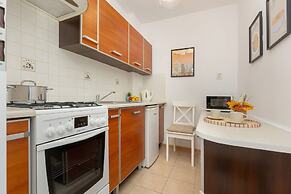 Central Warsaw Apartment by Renters