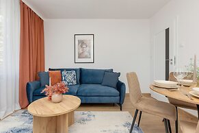 Central Warsaw Apartment by Renters