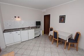 Apartments and Rooms Dino