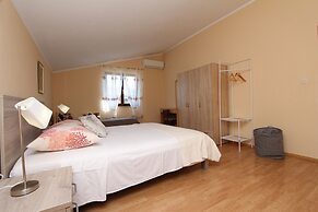 Apartments and Rooms Dino