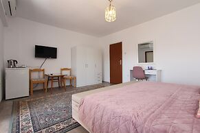 Apartments and Rooms Dino