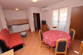 Apartments and Rooms Dino