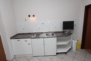 Apartments and Rooms Dino