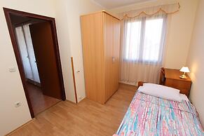 Apartments and Rooms Dino