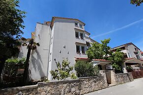 Apartments and Rooms Dino