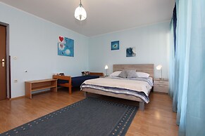 Apartments and Rooms Dino