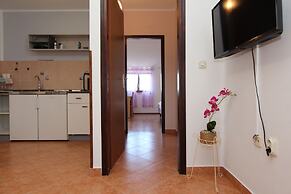 Apartments and Rooms Dino