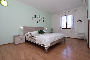 Apartments and Rooms Dino