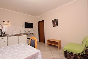 Apartments and Rooms Dino