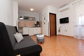 Apartments and Rooms Dino