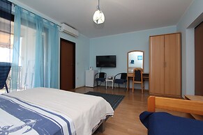 Apartments and Rooms Dino