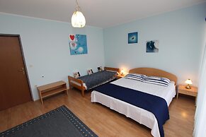 Apartments and Rooms Dino