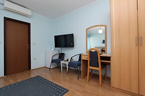 Apartments and Rooms Dino