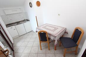 Apartments and Rooms Dino