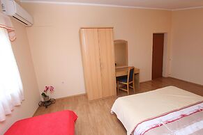 Apartments and Rooms Dino