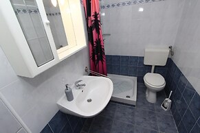 Apartments and Rooms Dino