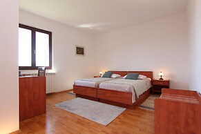 Apartments and Rooms Dino