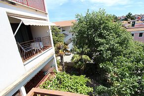 Apartments and Rooms Dino