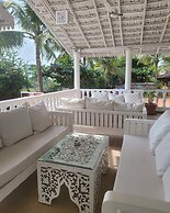 Lillywoods NV beach Resort