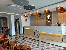 Del Puerto Hotel