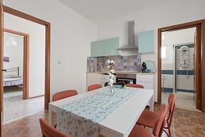 3311 Bianca House by Barbarhouse