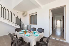 3311 Bianca House by Barbarhouse