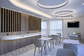 Twinn Downtown Piraeus